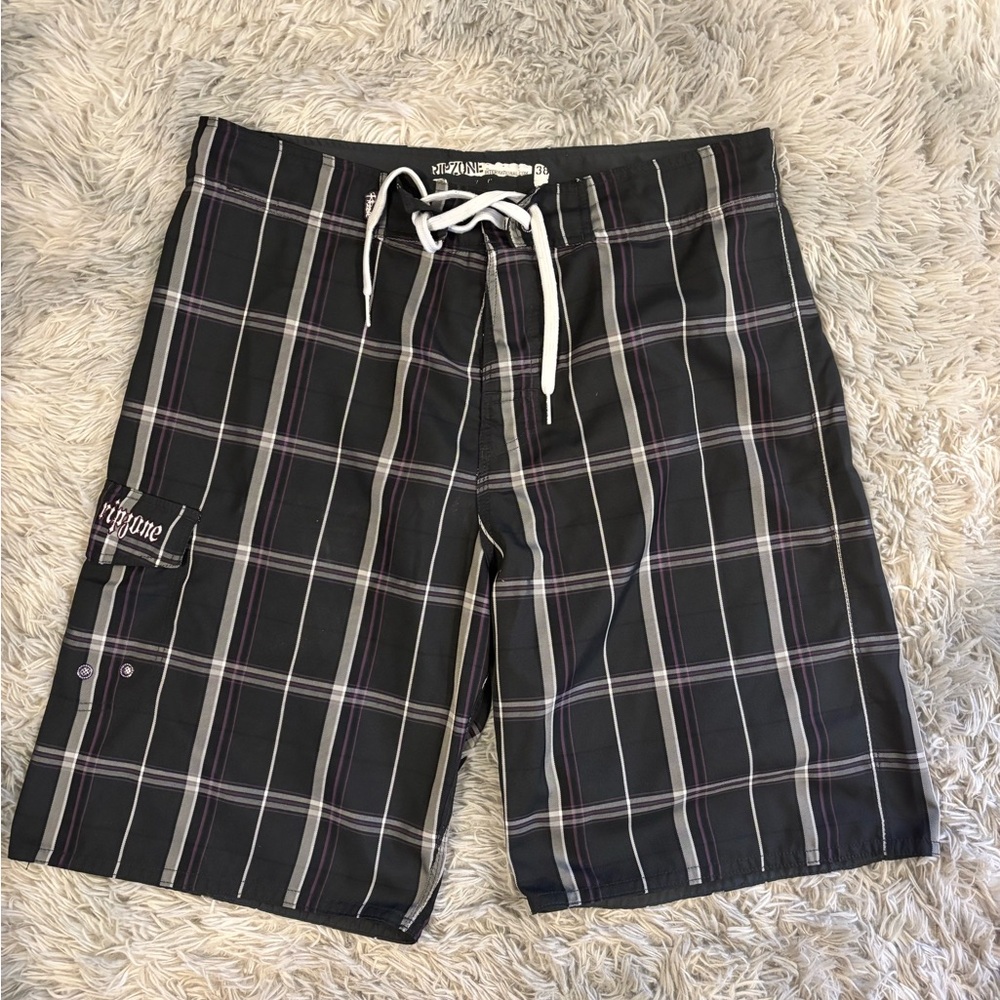 Ripzone Men's Black Plaid Board Shorts